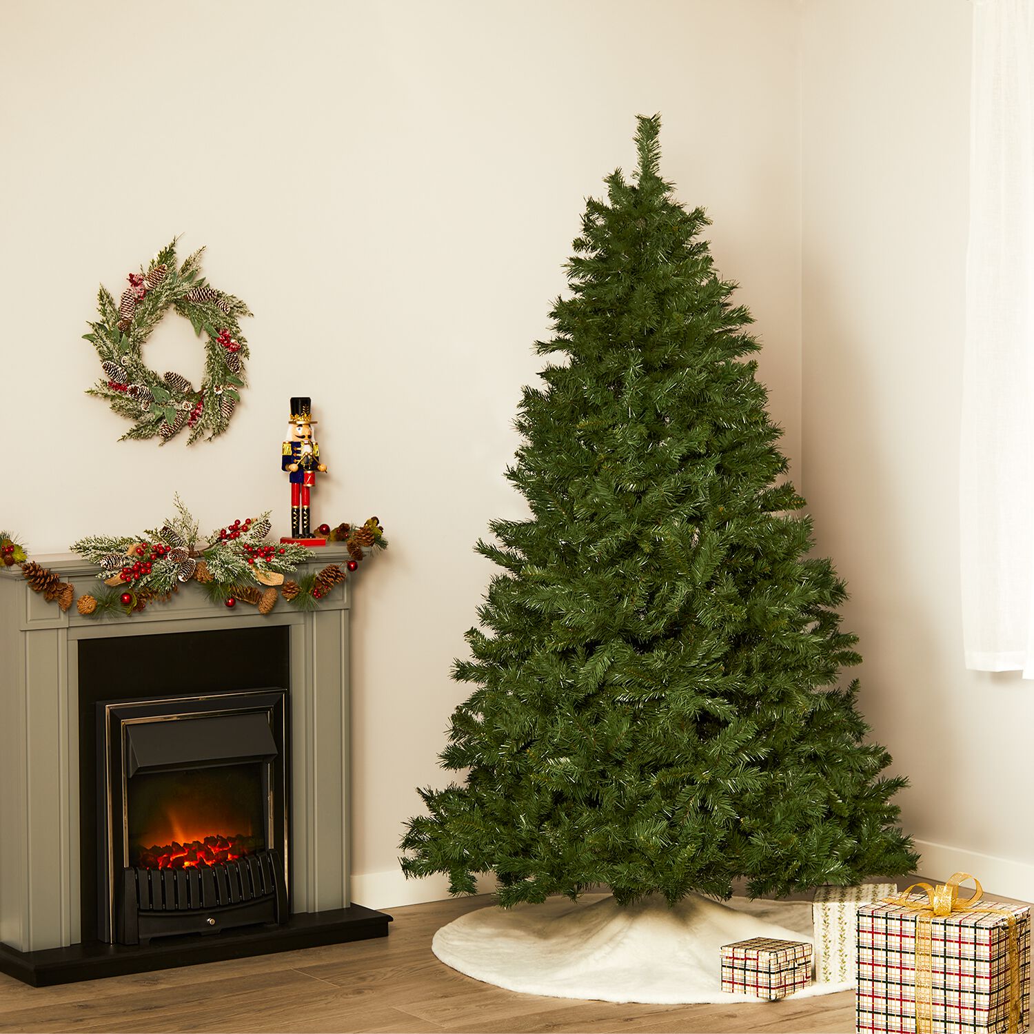 Dakota Artificial Christmas Tree 7ft Home Store More