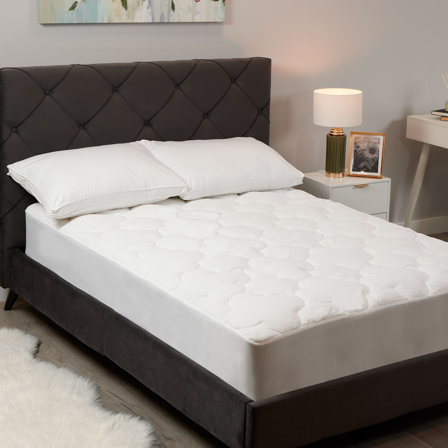 https://www.homestoreandmore.ie/dw/image/v2/BCBN_PRD/on/demandware.static/-/Sites-master/default/dw2afae068/images/Bailey-&-Cole-Luxury-Mattress-Enhancer-mattress-protectors-BCENHANCER-hi-res-0.jpg?sw=1500