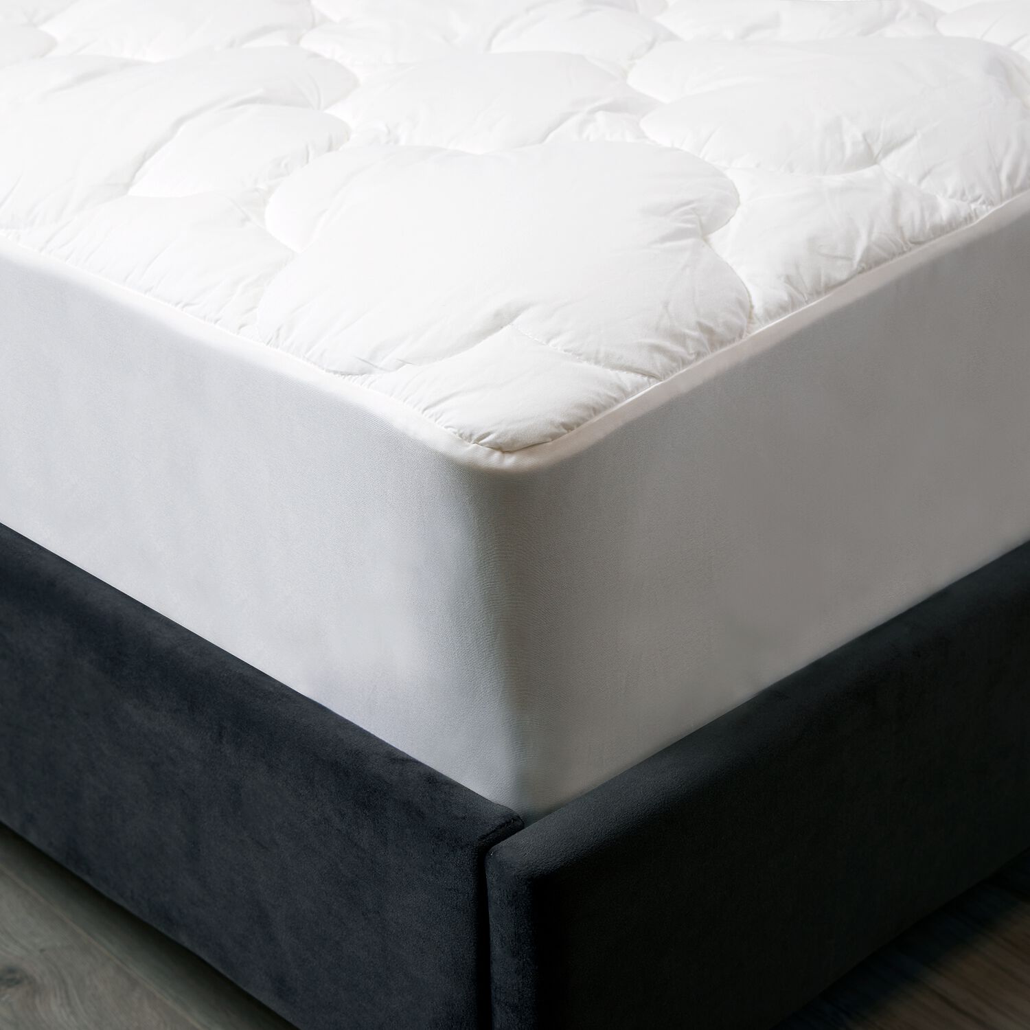 https://www.homestoreandmore.ie/dw/image/v2/BCBN_PRD/on/demandware.static/-/Sites-master/default/dw3f486219/images/Bailey-&-Cole-Luxury-Mattress-Enhancer-mattress-protectors-BCENHANCER-hi-res-1.jpg?sw=1500