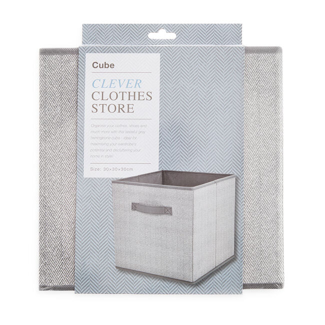 Clever Clothes Storage Cube