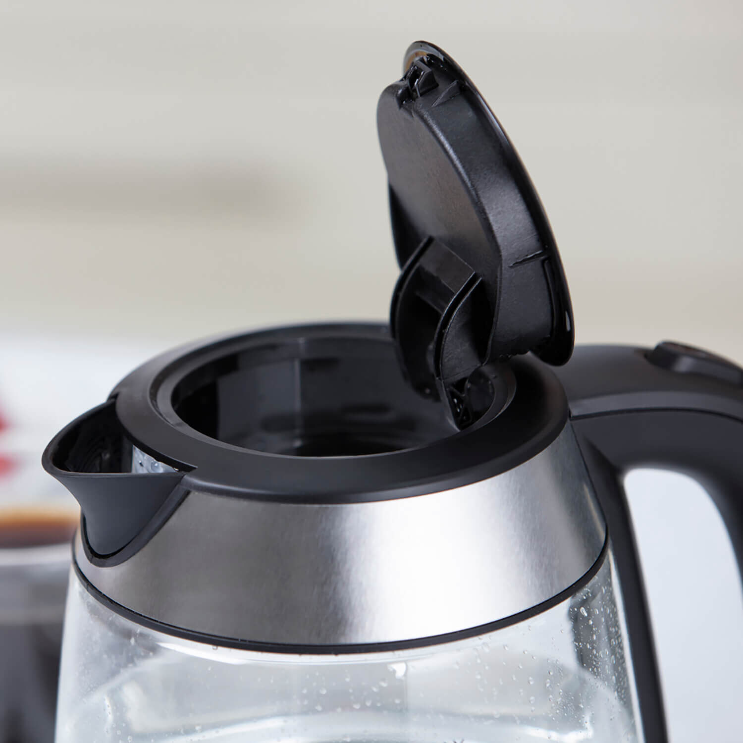 Tower glass outlet kettle