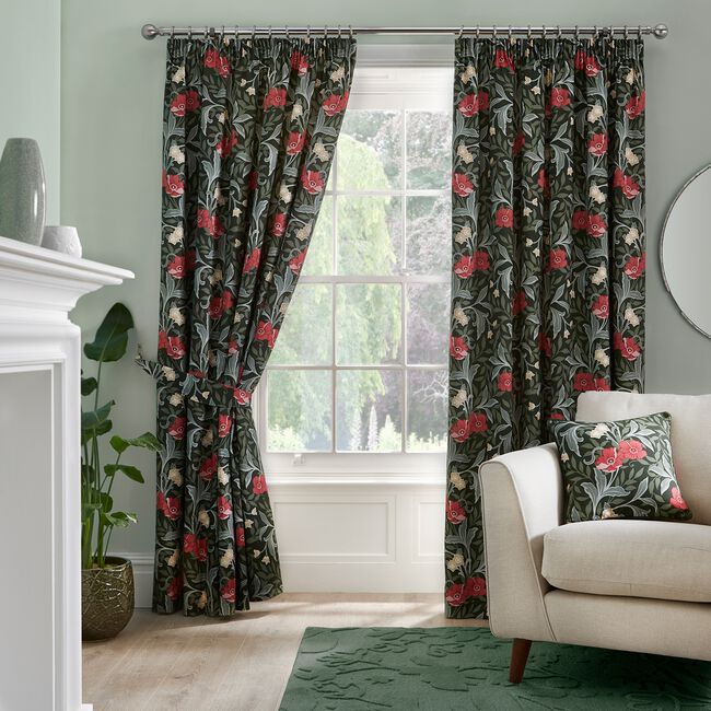 DREAMS & DRAPES Sandringham Green 66x54 Curtain