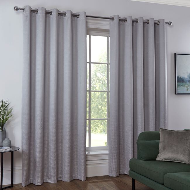 BLACKOUT & THERMAL DASH SILVER 66x54 Curtain