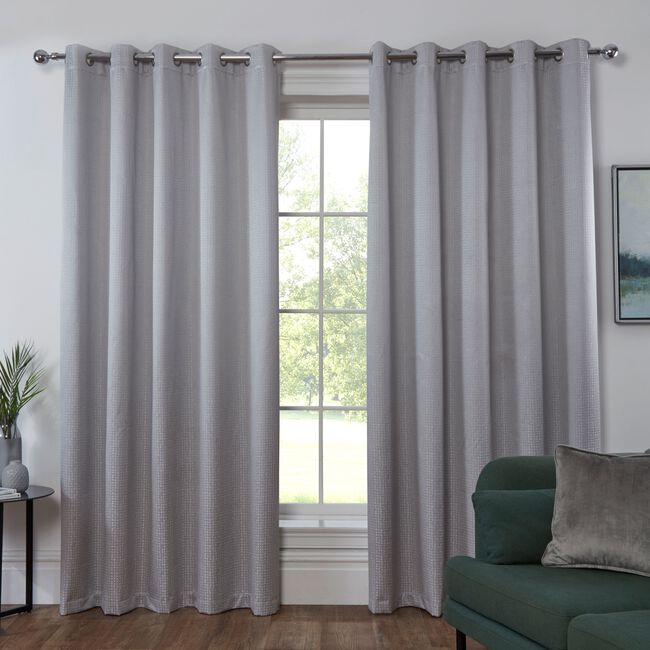 BLACKOUT & THERMAL DASH SILVER 66x54 Curtain