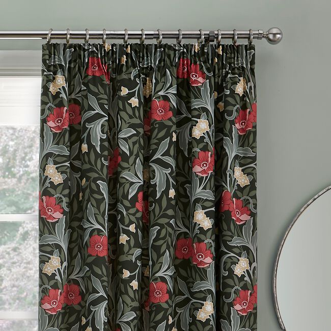 DREAMS & DRAPES Sandringham Green 66x54 Curtain