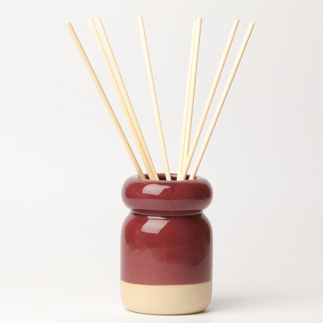 Nature Escape Dark Leather & Suede Reed Diffuser