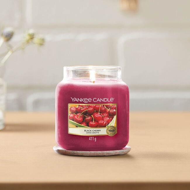 Yankee Candle Black Cherry Medium Jar