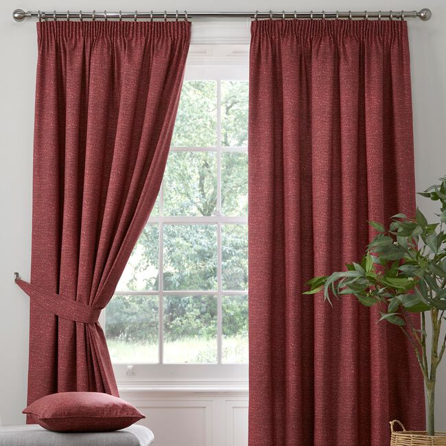 DREAMS & DRAPES Pembrey Red 90x90 Curtain