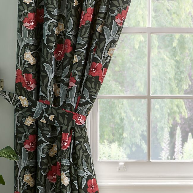 DREAMS & DRAPES Sandringham Green 66x54 Curtain