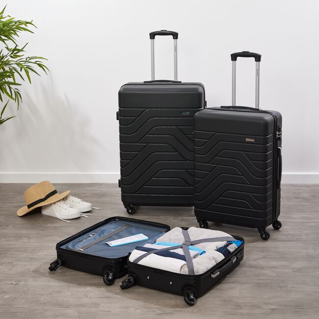 Medium Lightweight Hardshell Luggage - Black