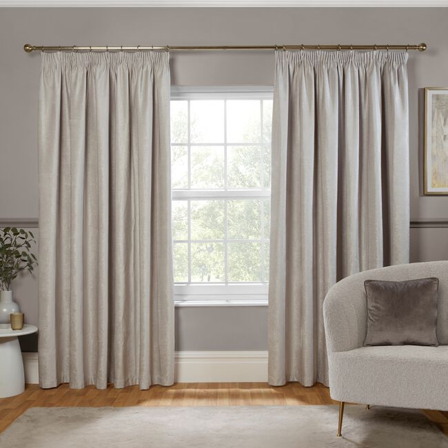 PENCIL PLEAT BLACKOUT & THERMAL TEXTURED SILVER 66x54 Curtain